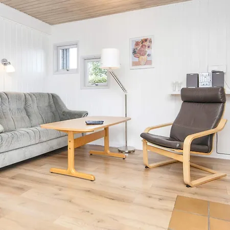 Seaside Charm With Views - By Traum Feriehus